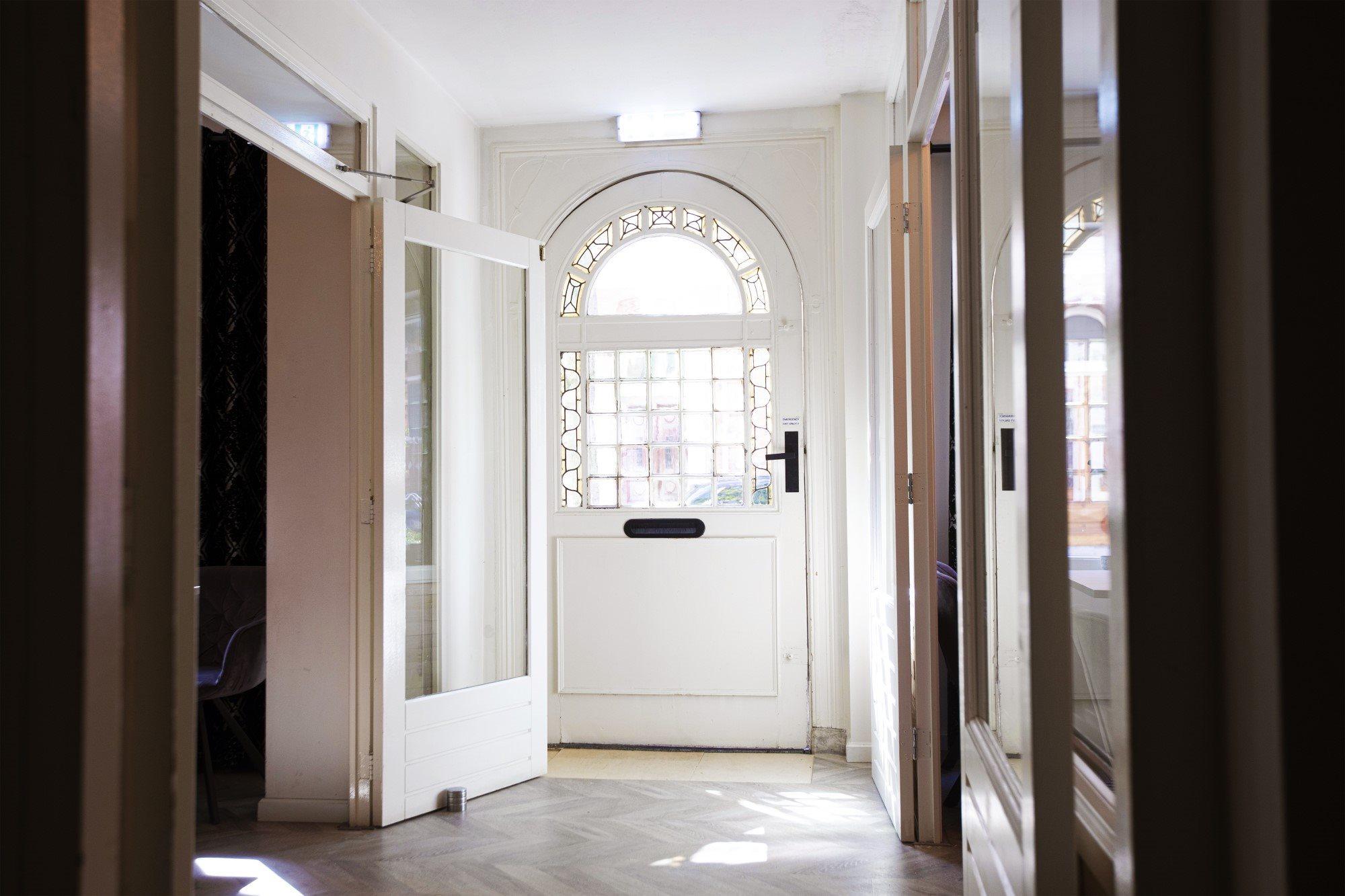Quentin England Hotel Амстердам Екстериор снимка
